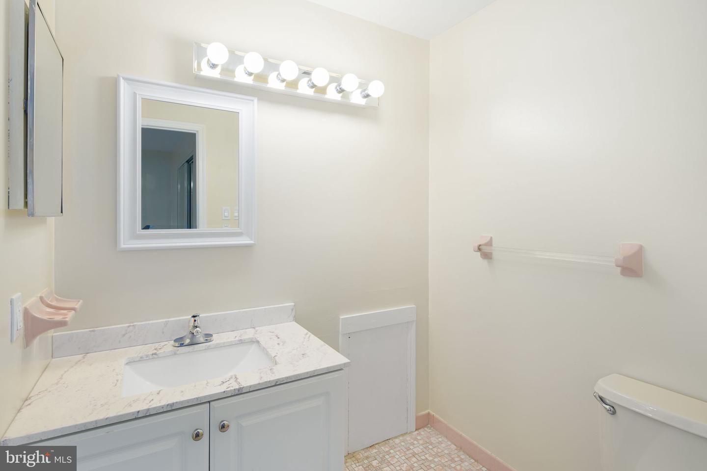 9505 Northeast Ave #b Property Photo 22