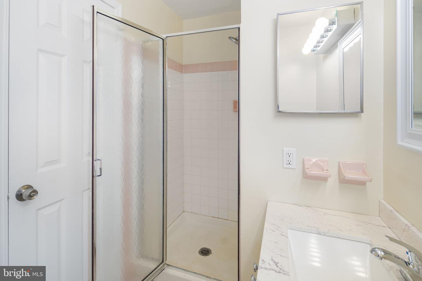 9505 Northeast Ave #b Property Photo 23