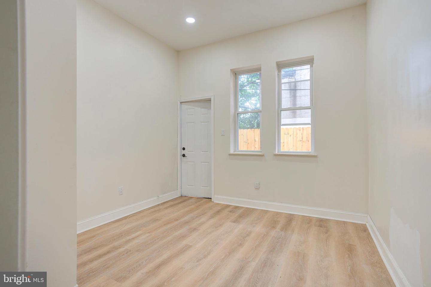 3561 Frankford Ave Property Photo 4