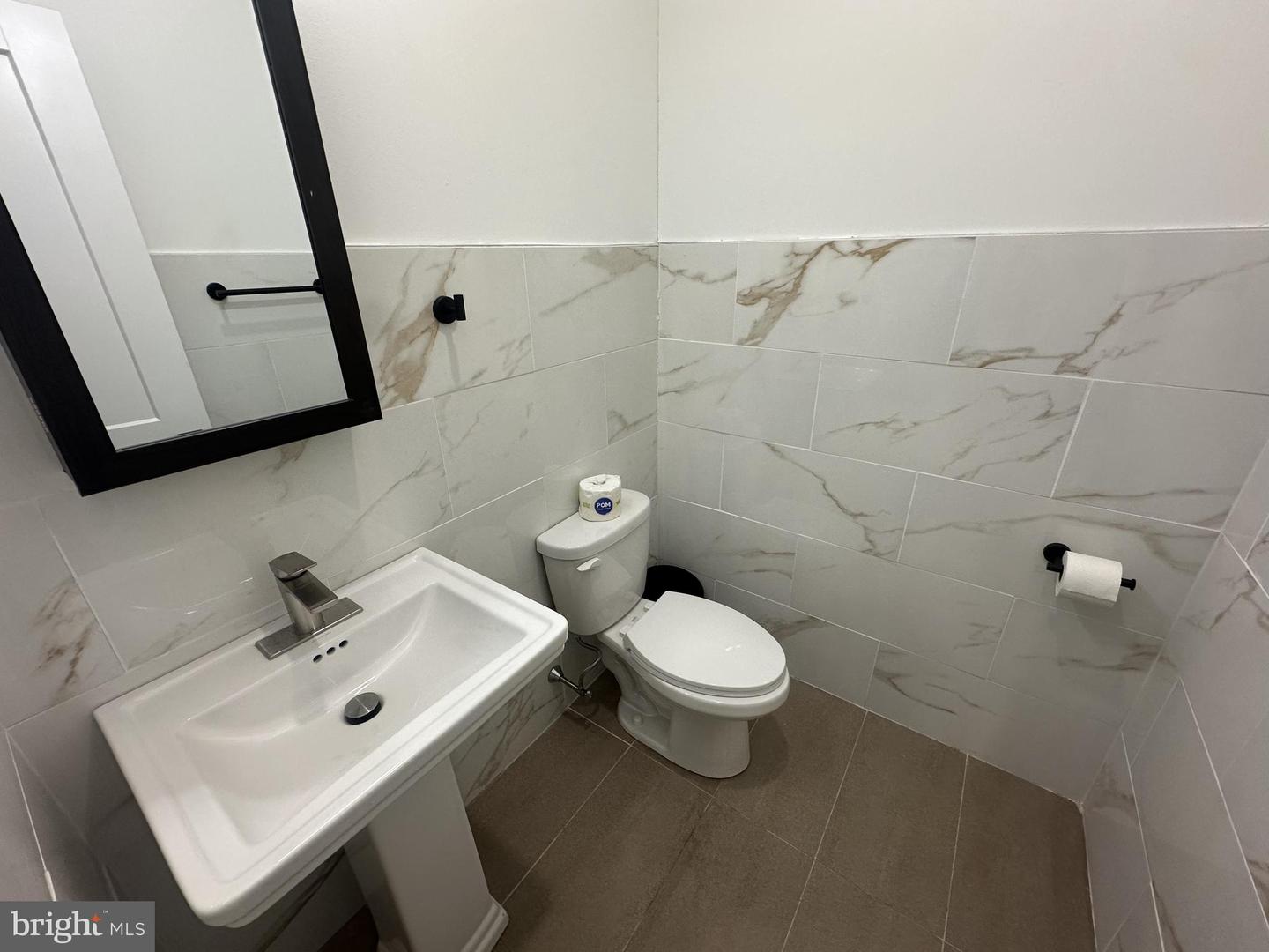 817-19 N 42nd St #2 Property Photo 3