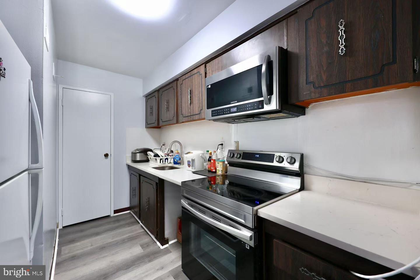 7600 E Roosevelt Blvd #906 Property Photo 8