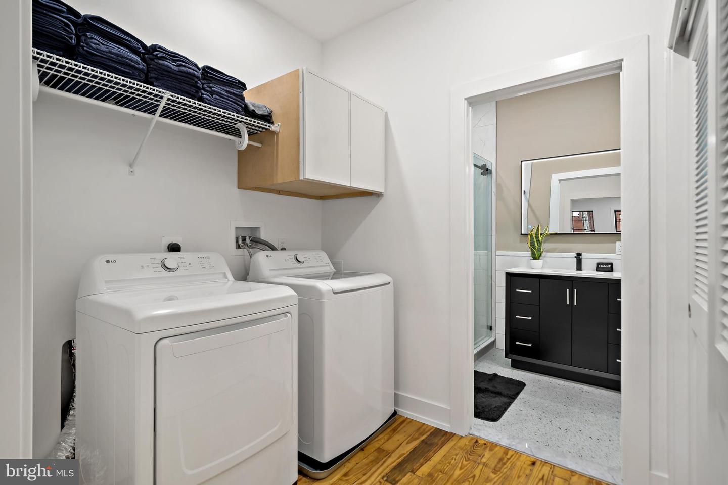 1935 S Bancroft St #b Property Photo 17