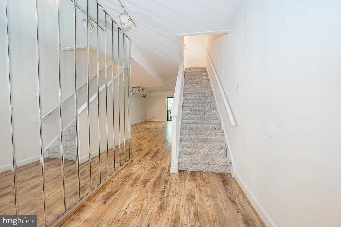 253-00 Shawmont Ave #10h5 Property Photo 3