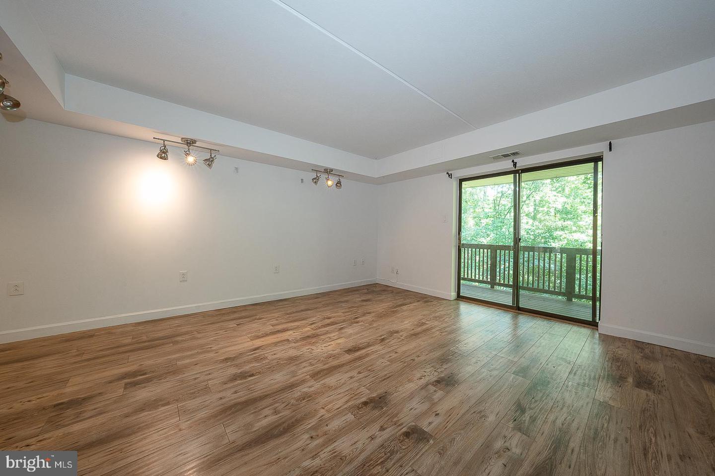 253-00 Shawmont Ave #10h5 Property Photo 8