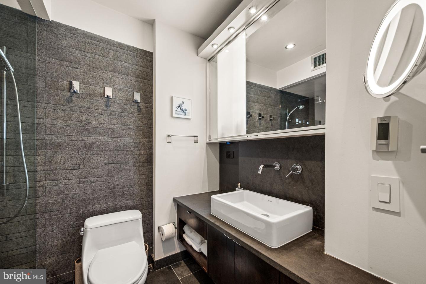 1901 Walnut St #15f Property Photo 23