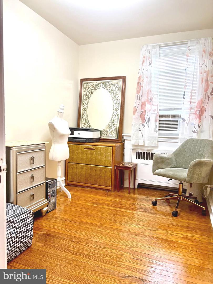 426 E Slocum St E Property Photo 11