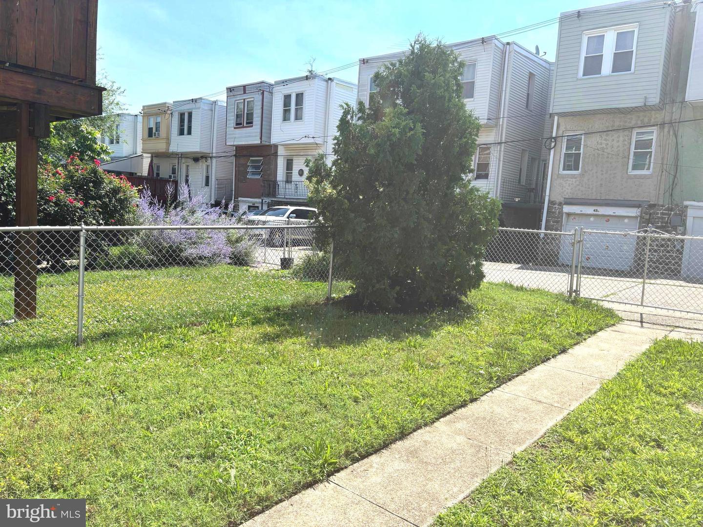 426 E Slocum St E Property Photo 15