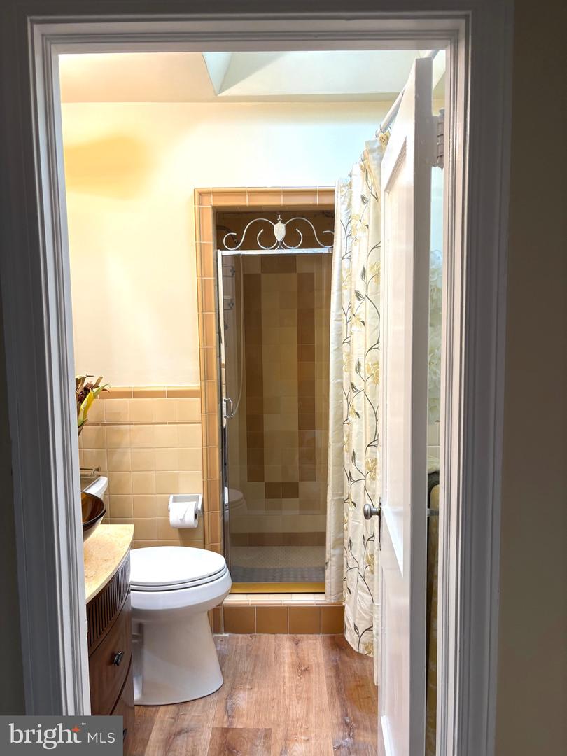 426 E Slocum St E Property Photo 18