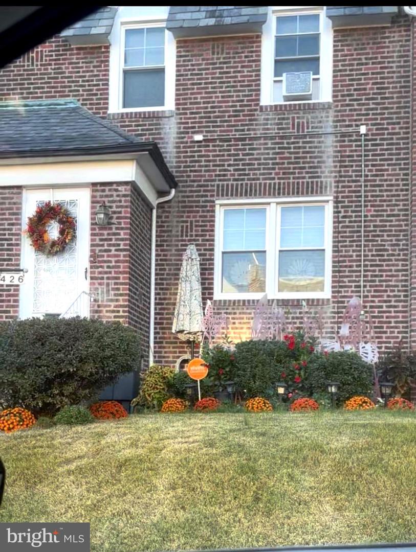 426 E Slocum St E Property Photo 22