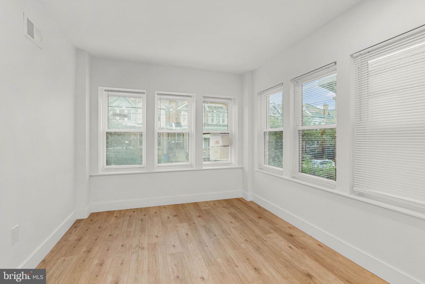 4942 Sansom St Property Photo 6