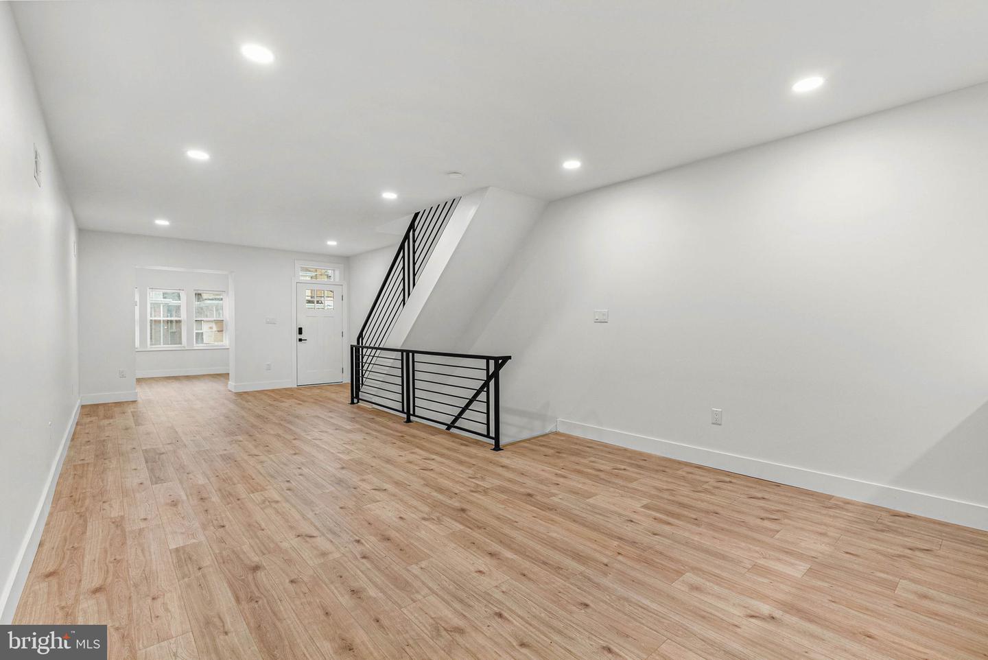 4942 Sansom St Property Photo 8