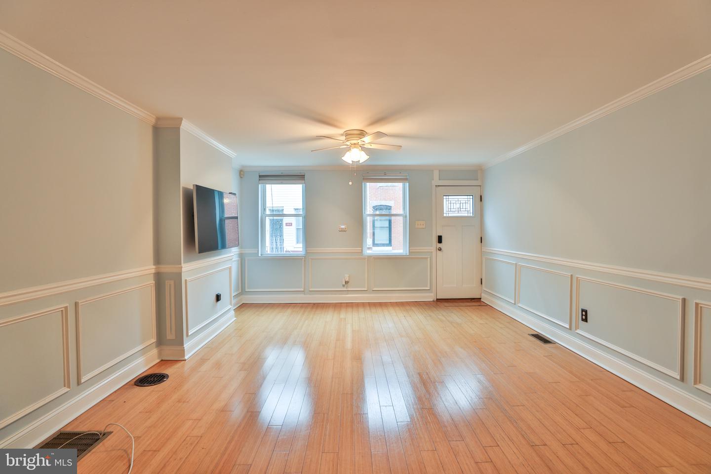 1905 Annin St Property Photo 2