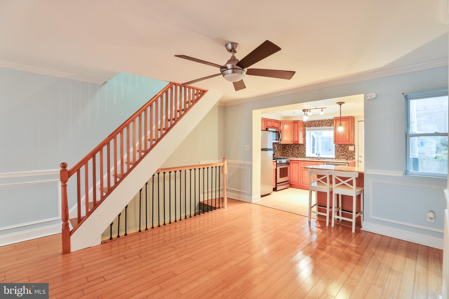 1905 Annin St Property Photo 4