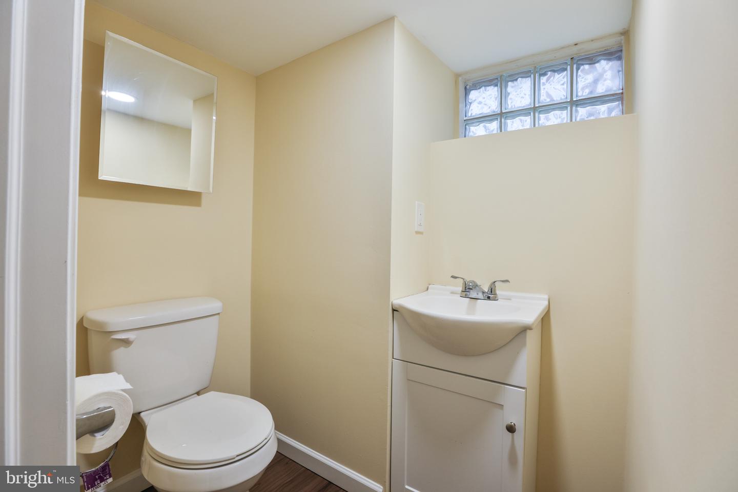 1905 Annin St Property Photo 10