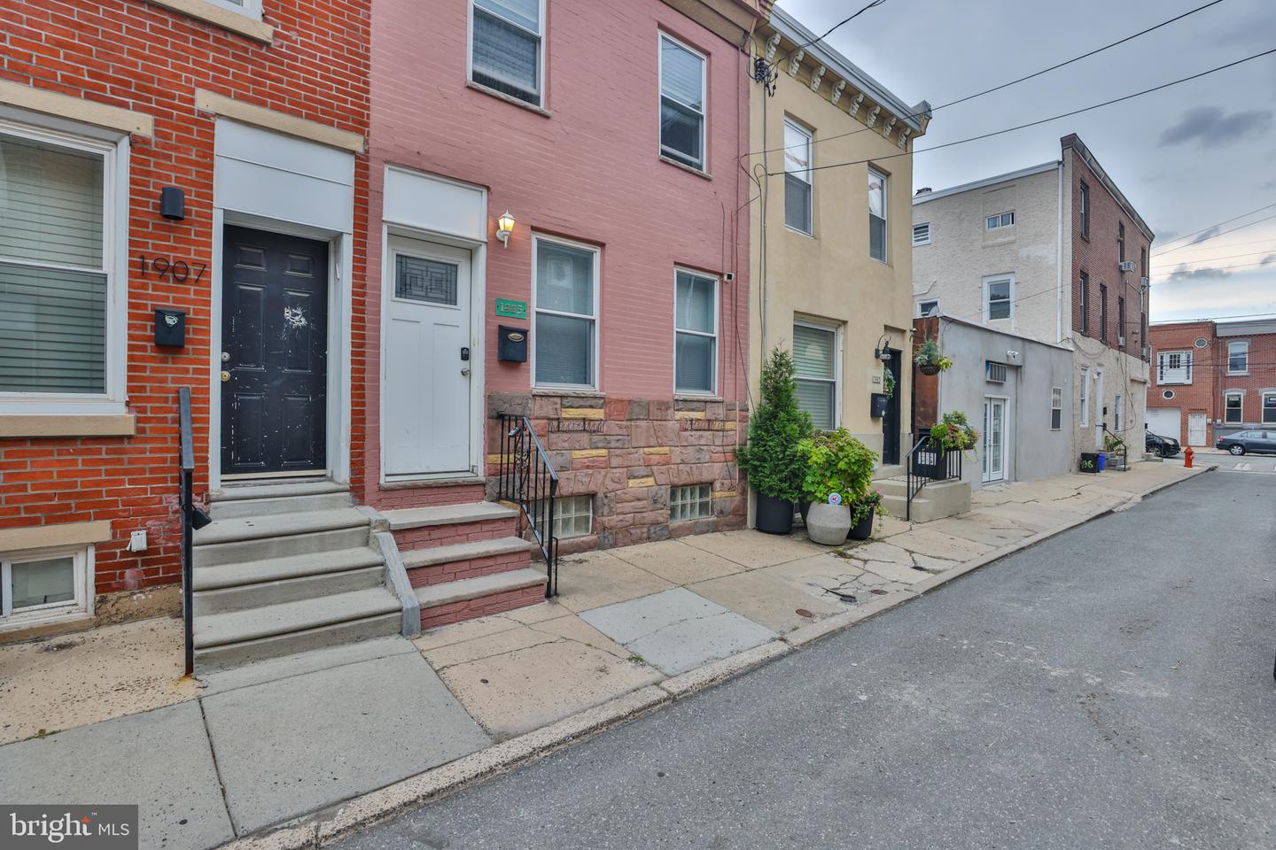 1905 Annin St Property Photo 13