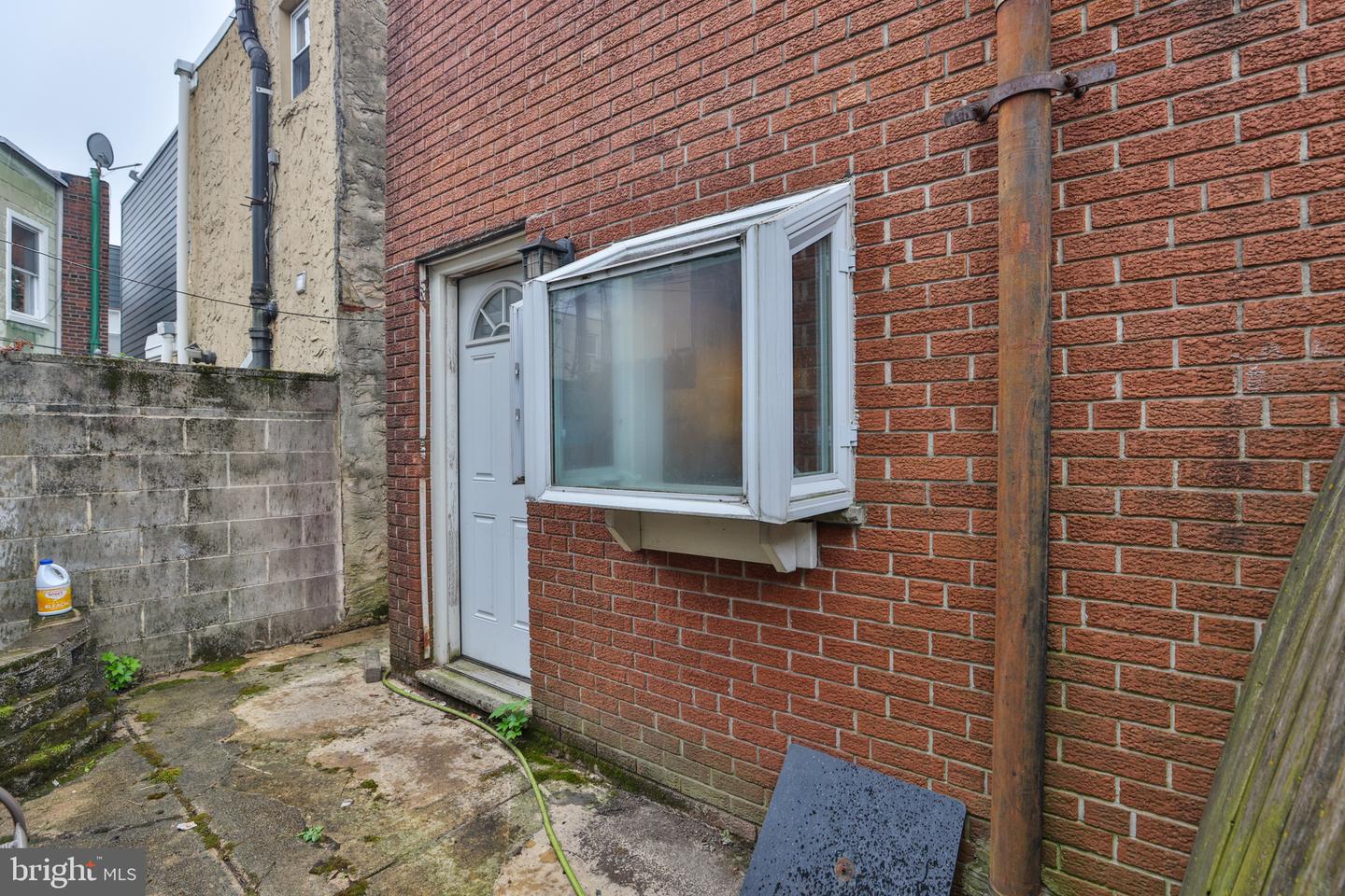 1905 Annin St Property Photo 15