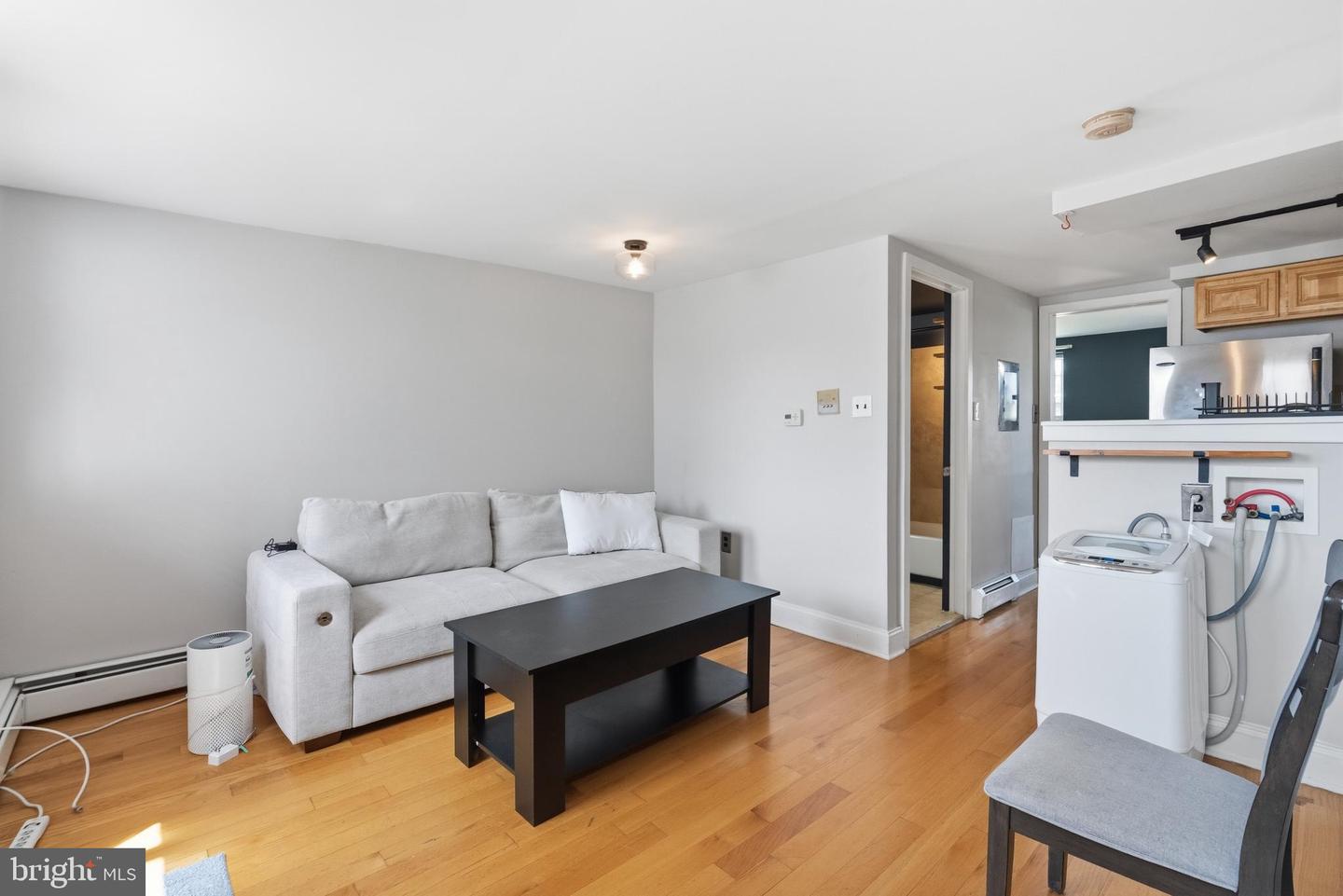 2102 Christian St #c Property Photo 3