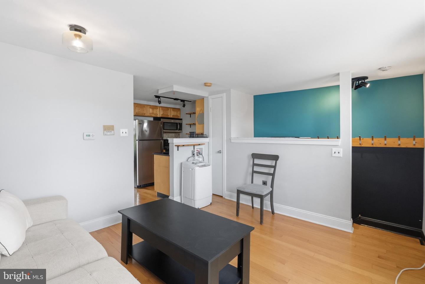 2102 Christian St #c Property Photo 4