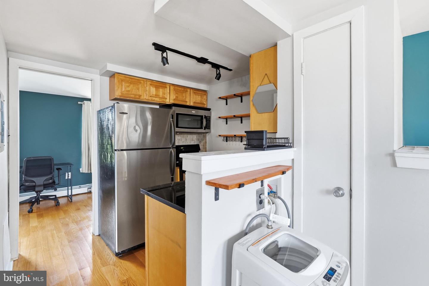 2102 Christian St #c Property Photo 15