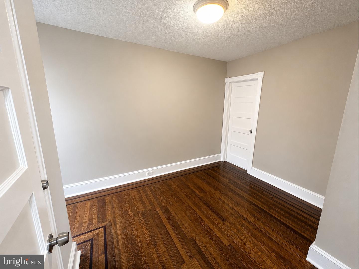 4067 Creston St Property Photo 16