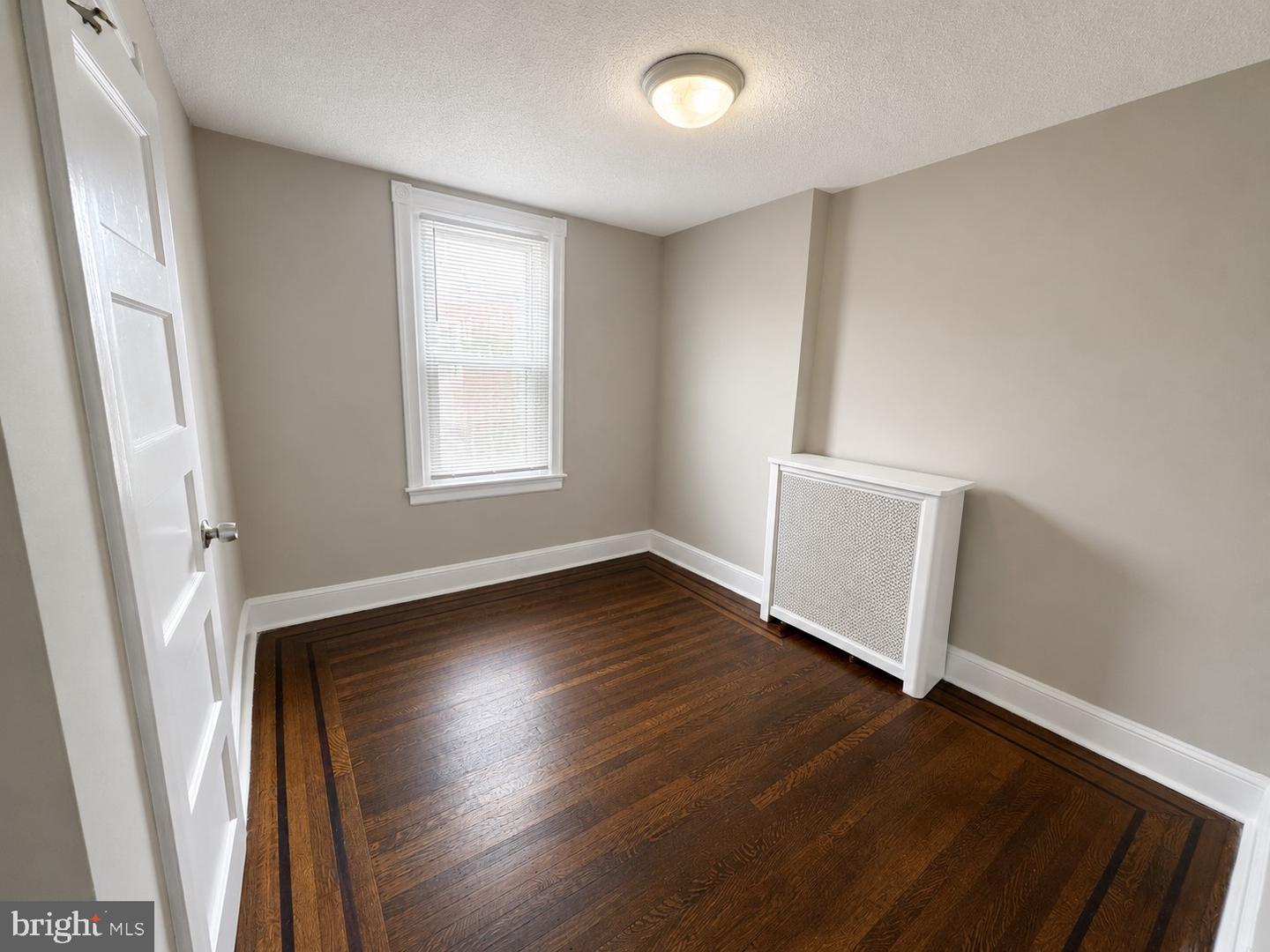 4067 Creston St Property Photo 17