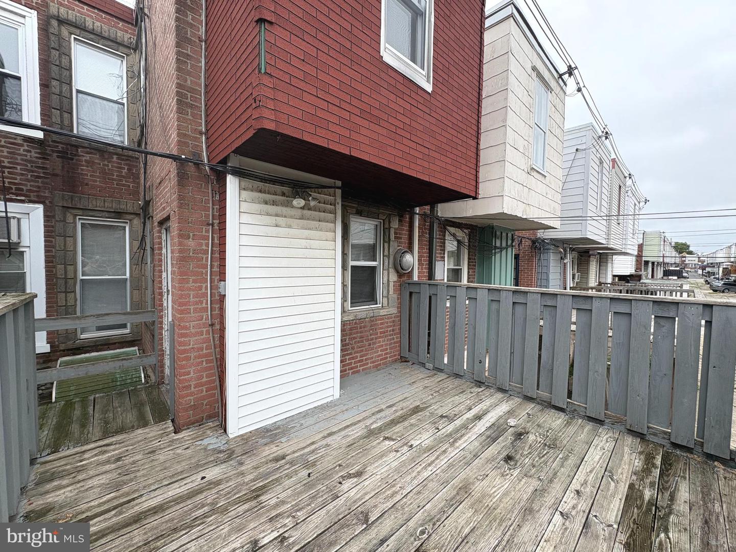 4067 Creston St Property Photo 19