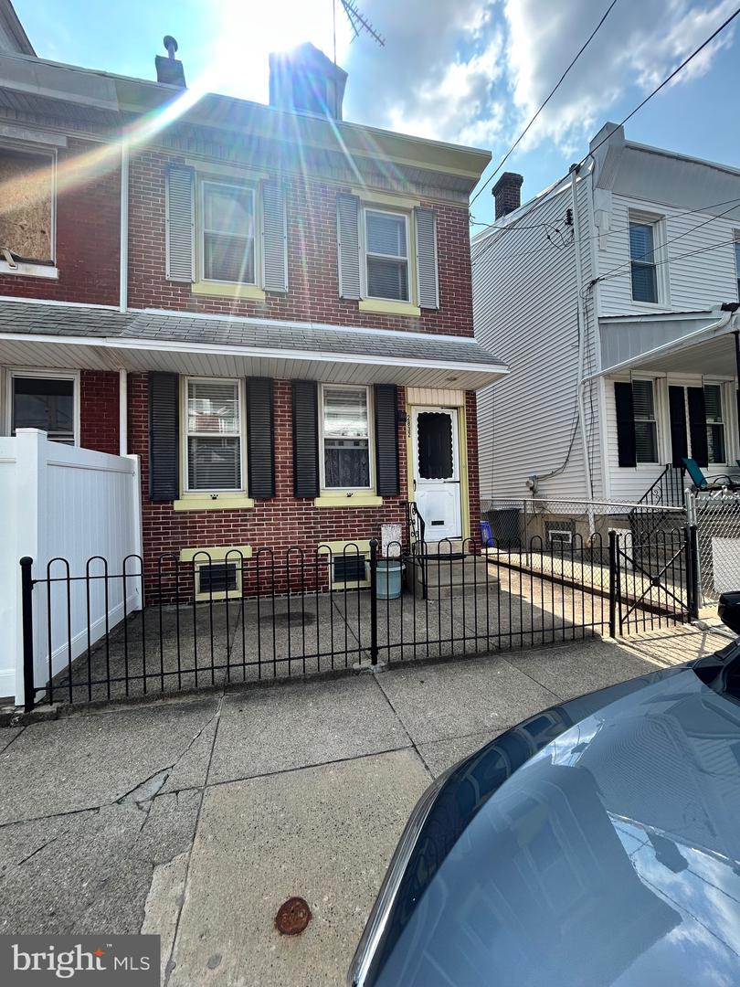 2832 Kirkbride St Property Photo 2