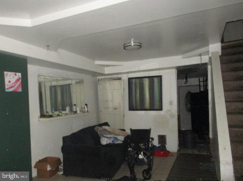 1921 Ruan St Property Photo 4