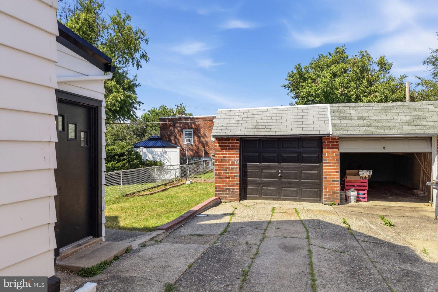 917 Oakmont St Property Photo 3