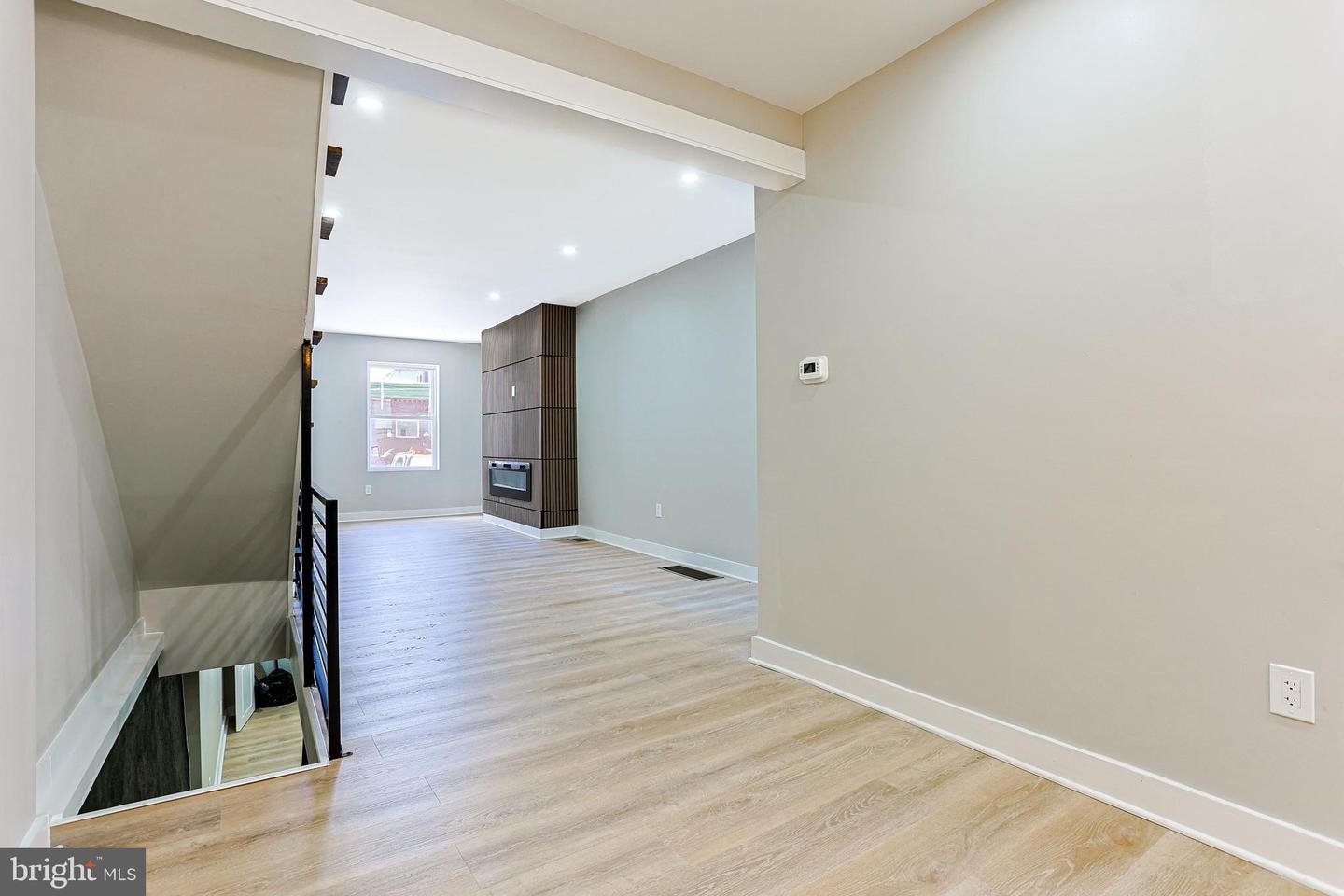 2129 E Tioga St Property Photo 15