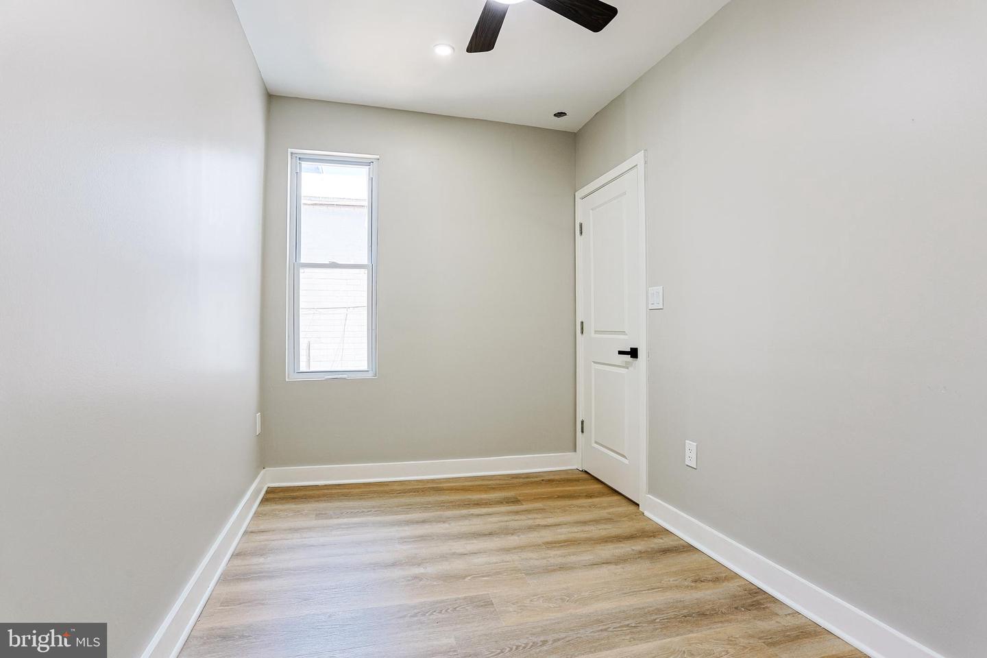 2129 E Tioga St Property Photo 24
