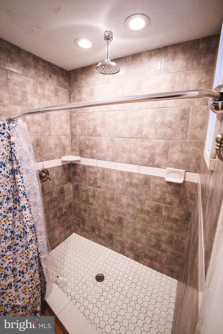 1912 7th Property Photo 9