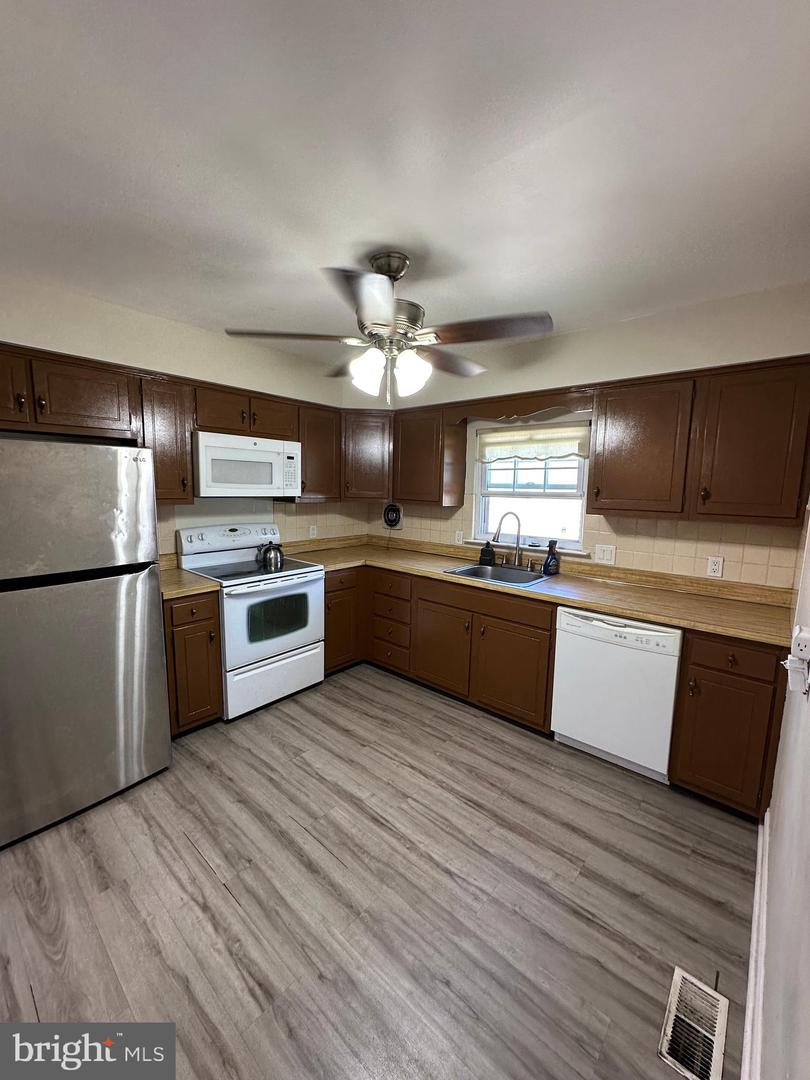 7837 Lawndale Ave Property Photo 10