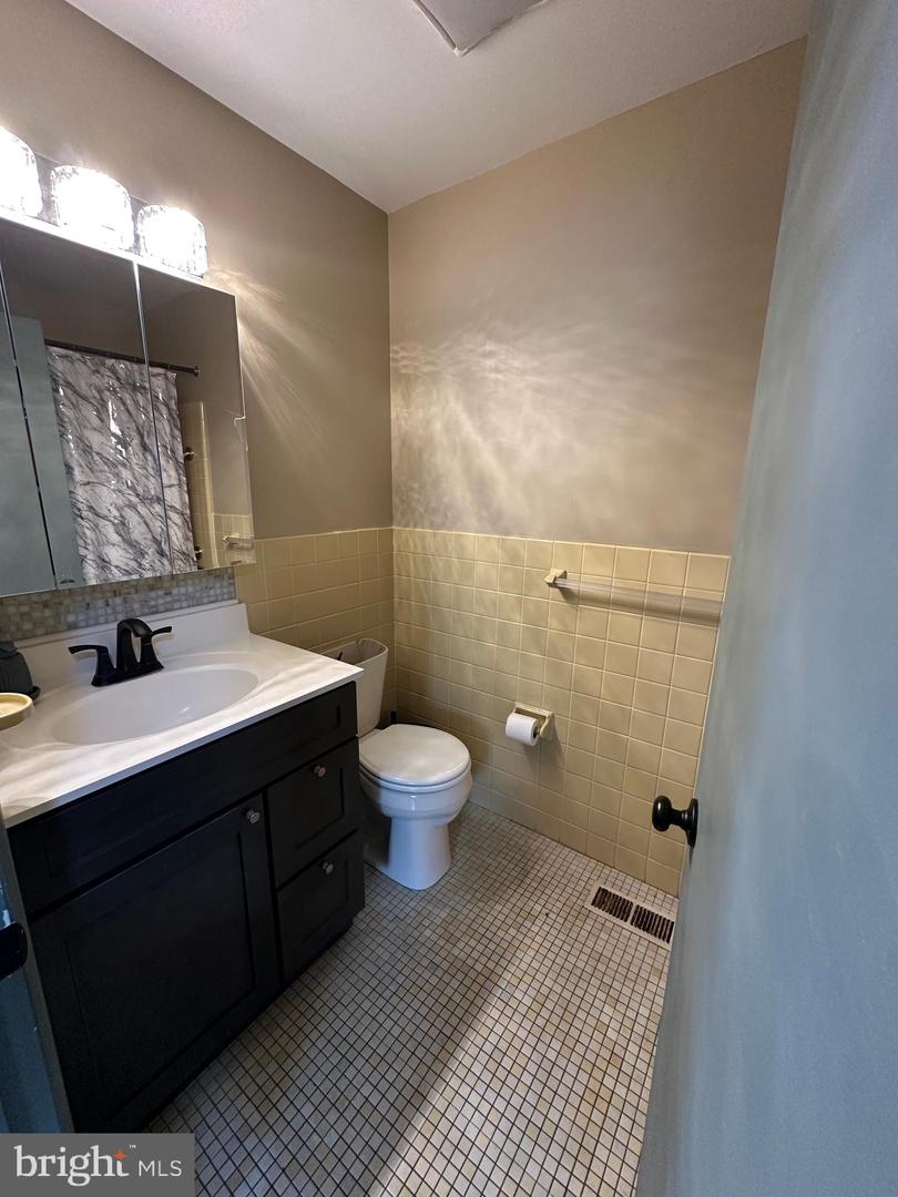 7837 Lawndale Ave Property Photo 11