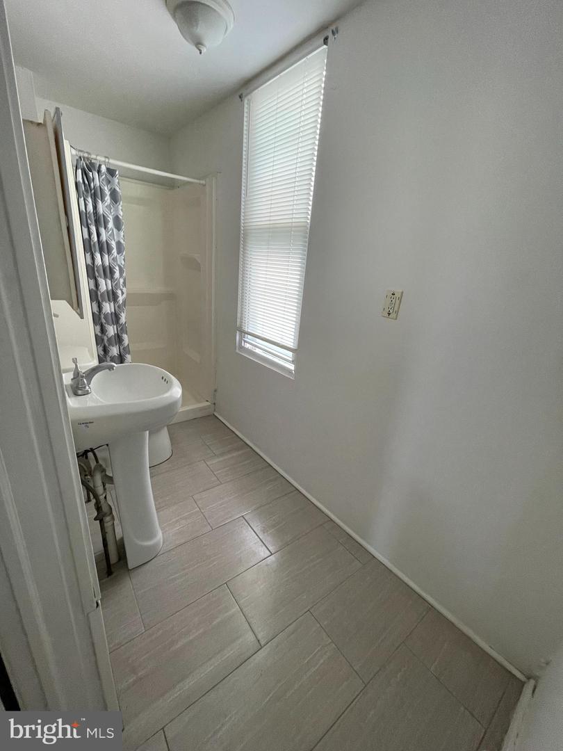 2610 S Franklin St Property Photo 10