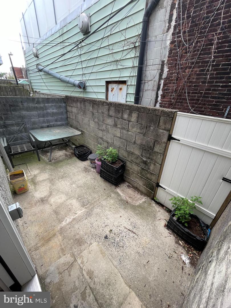 2610 S Franklin St Property Photo 11