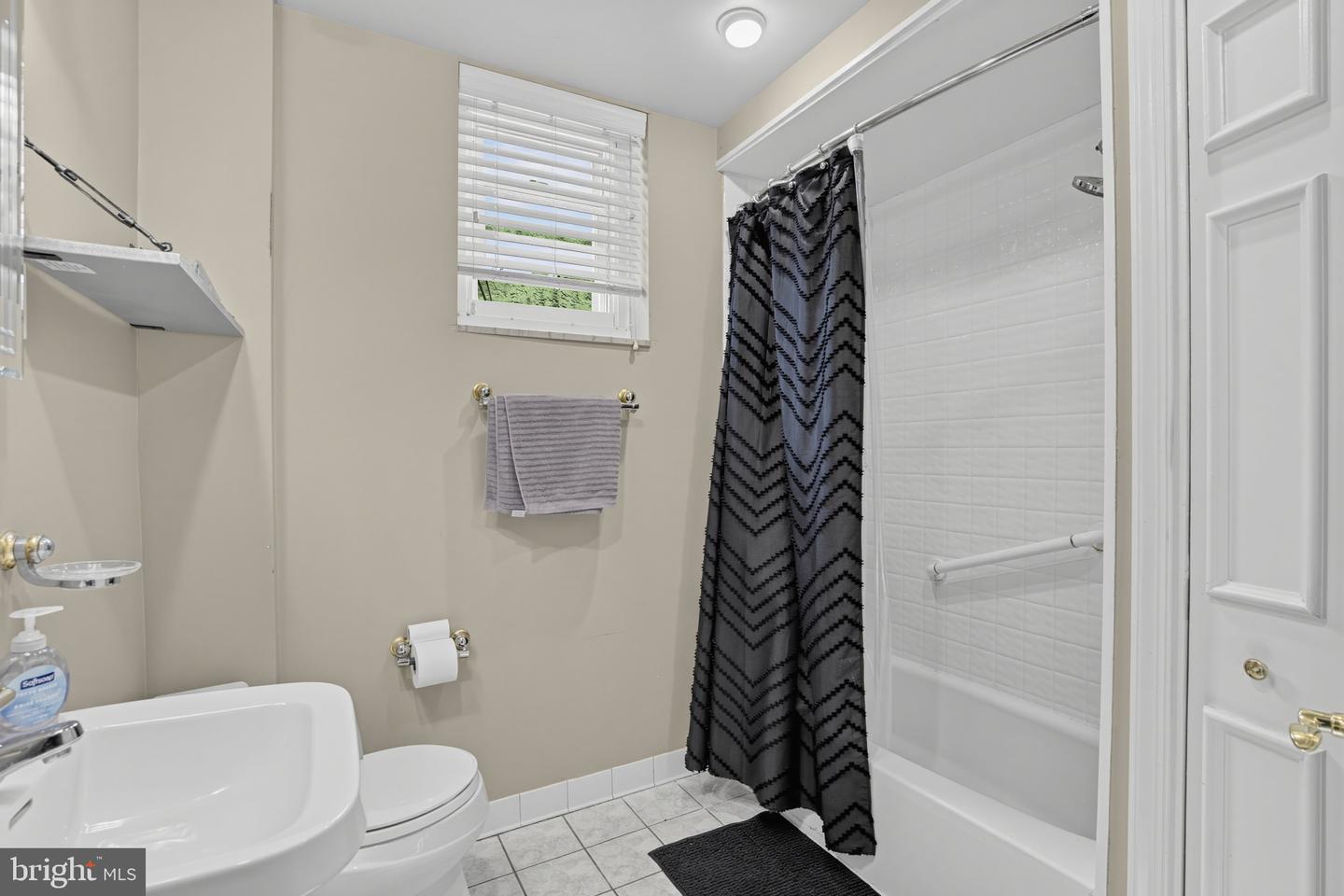 2642 S Iseminger St Property Photo 6