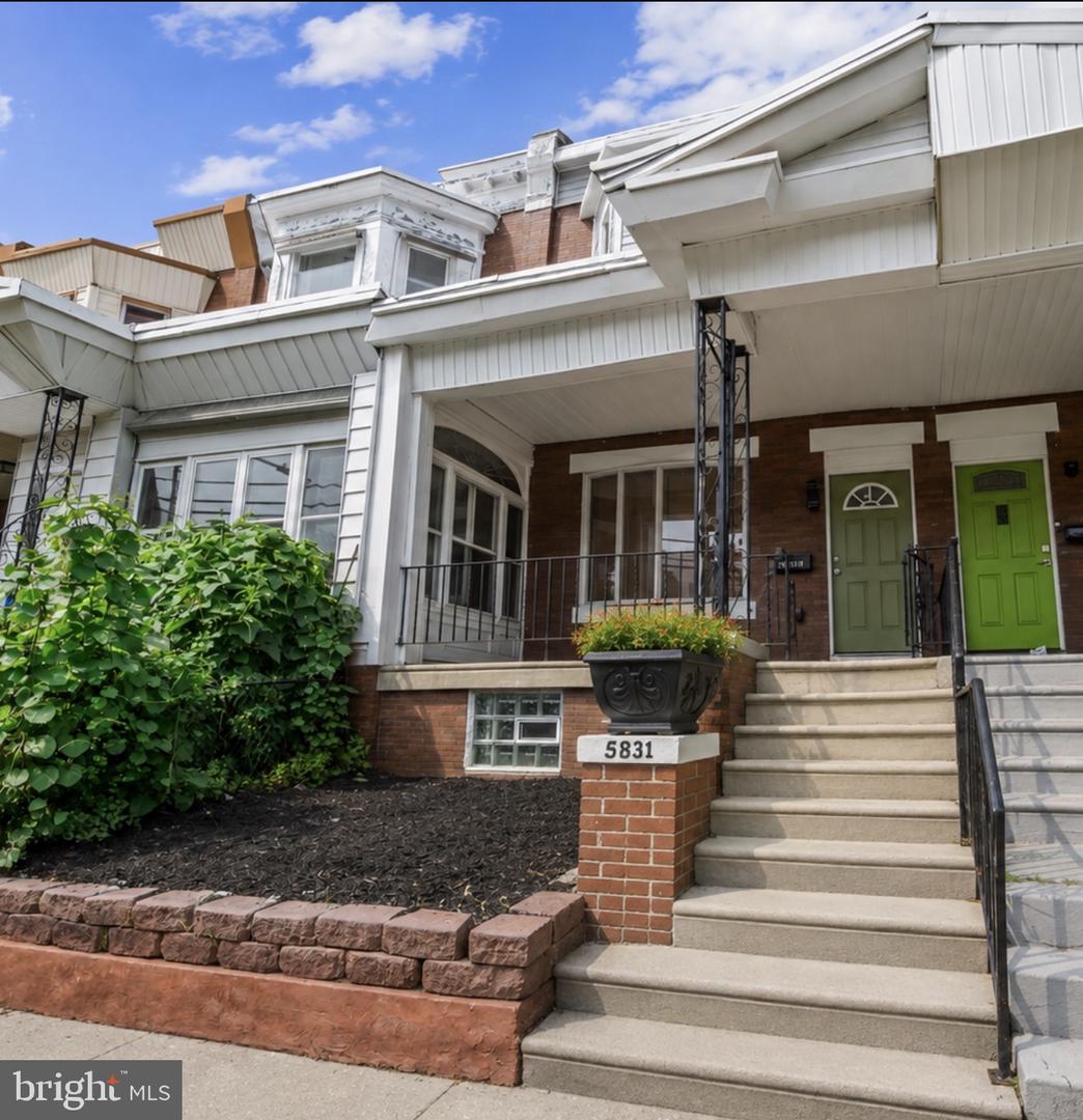 5831 WASHINGTON AVE Property Photo 1