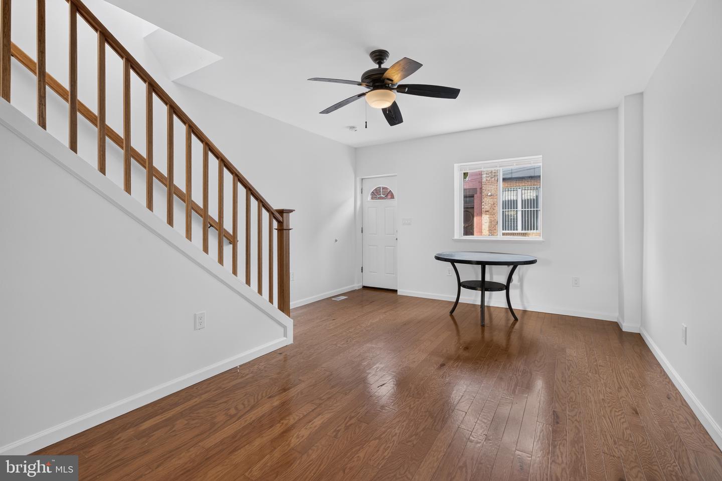1338 S Dover St Property Photo 3