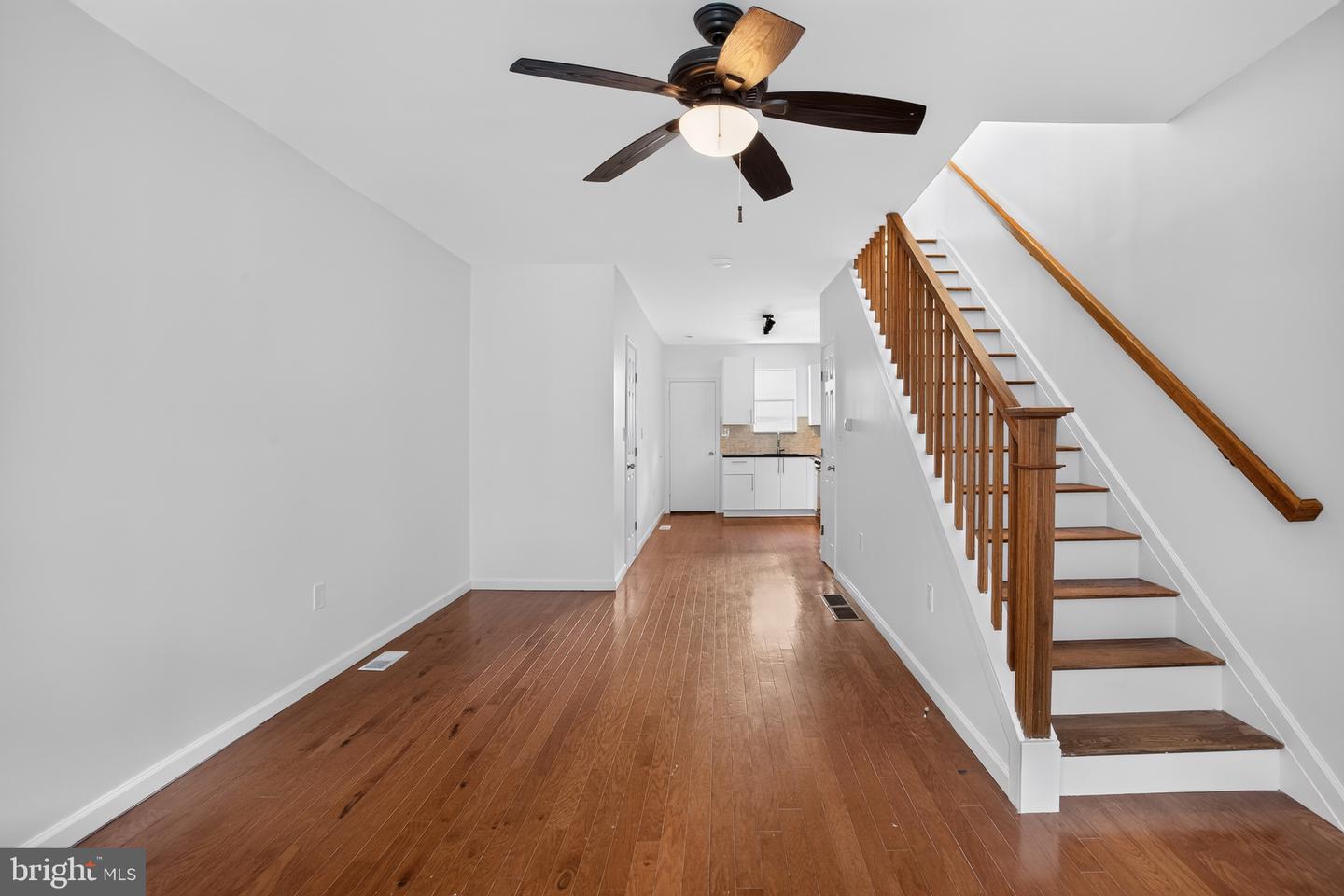 1338 S Dover St Property Photo 4