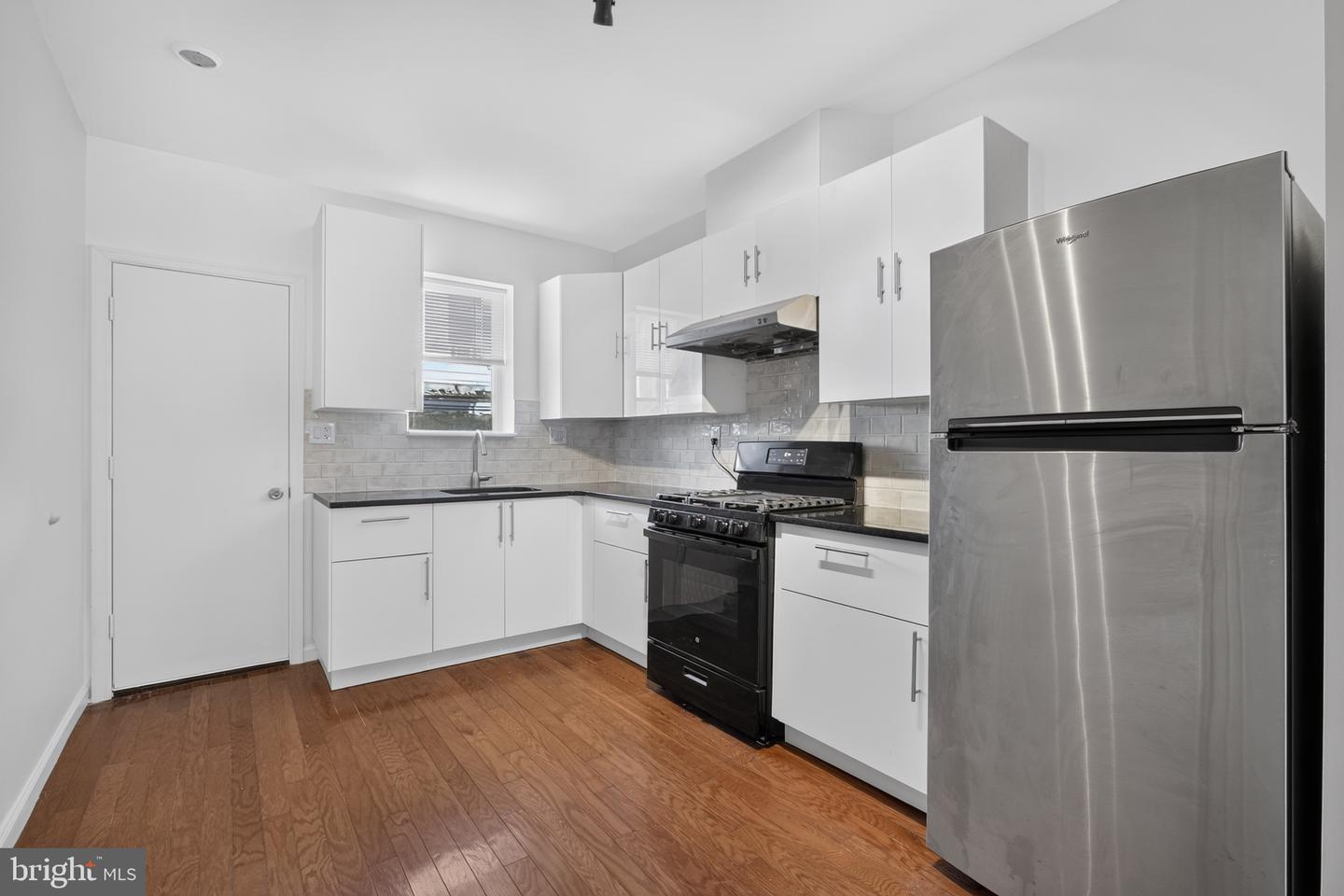 1338 S Dover St Property Photo 6