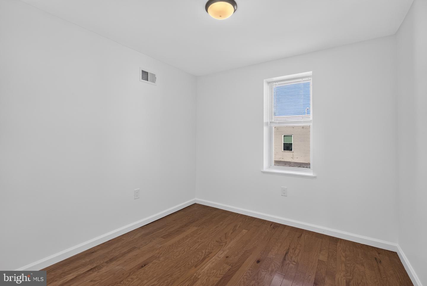 1338 S Dover St Property Photo 12