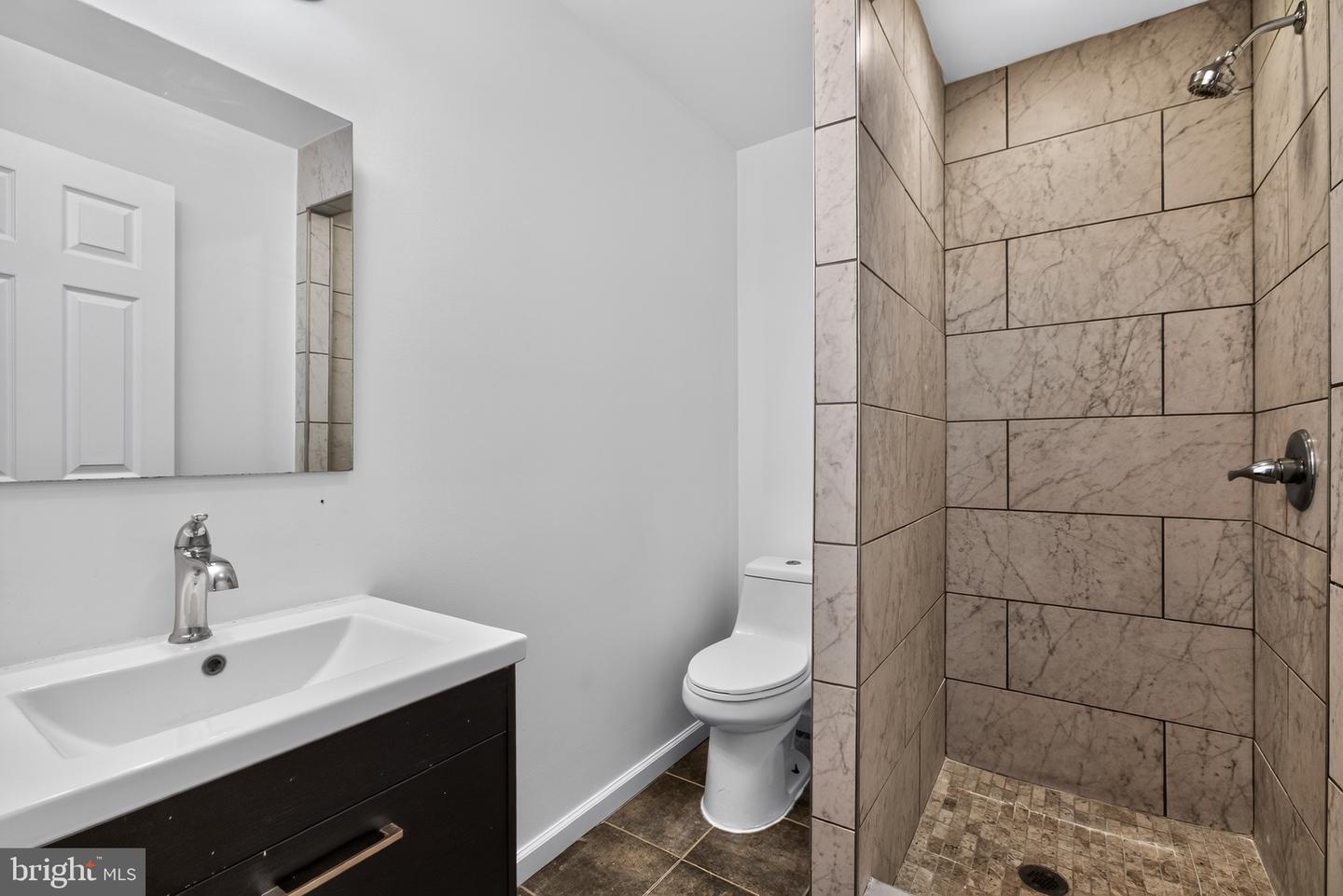 1338 S Dover St Property Photo 13
