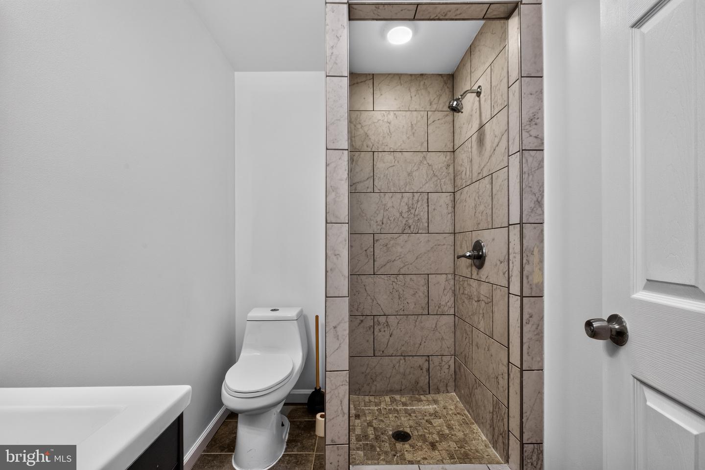 1338 S Dover St Property Photo 14
