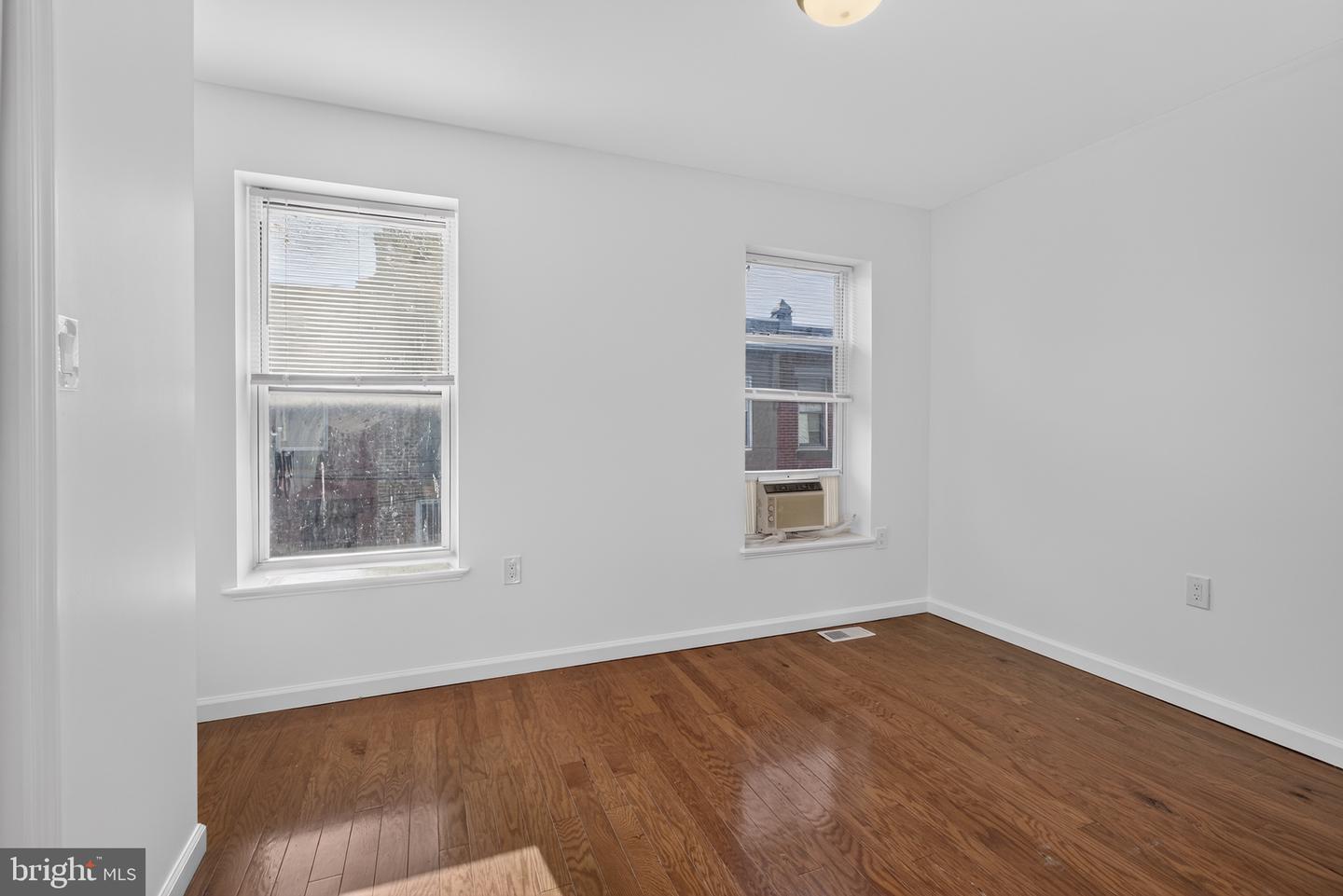 1338 S Dover St Property Photo 18