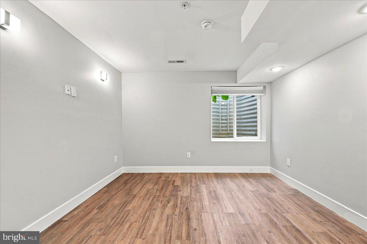 1730 Ingersoll St Property Photo 19