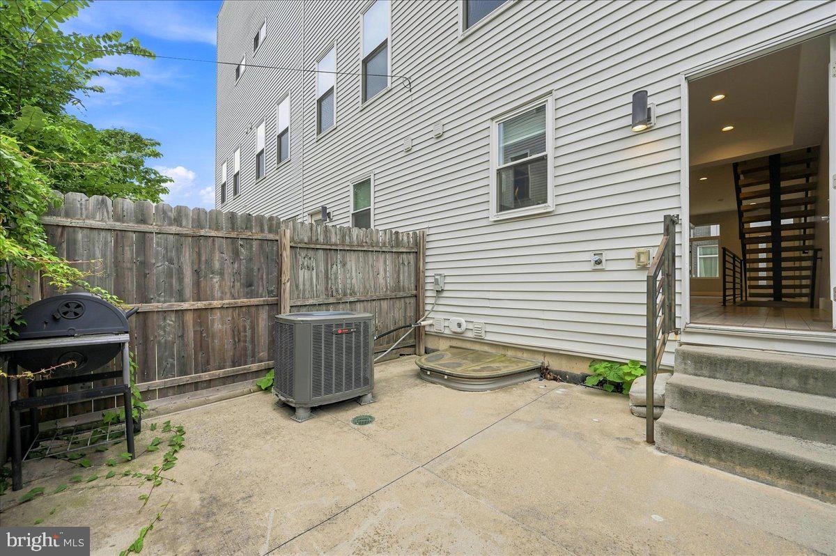 1730 Ingersoll St Property Photo 30