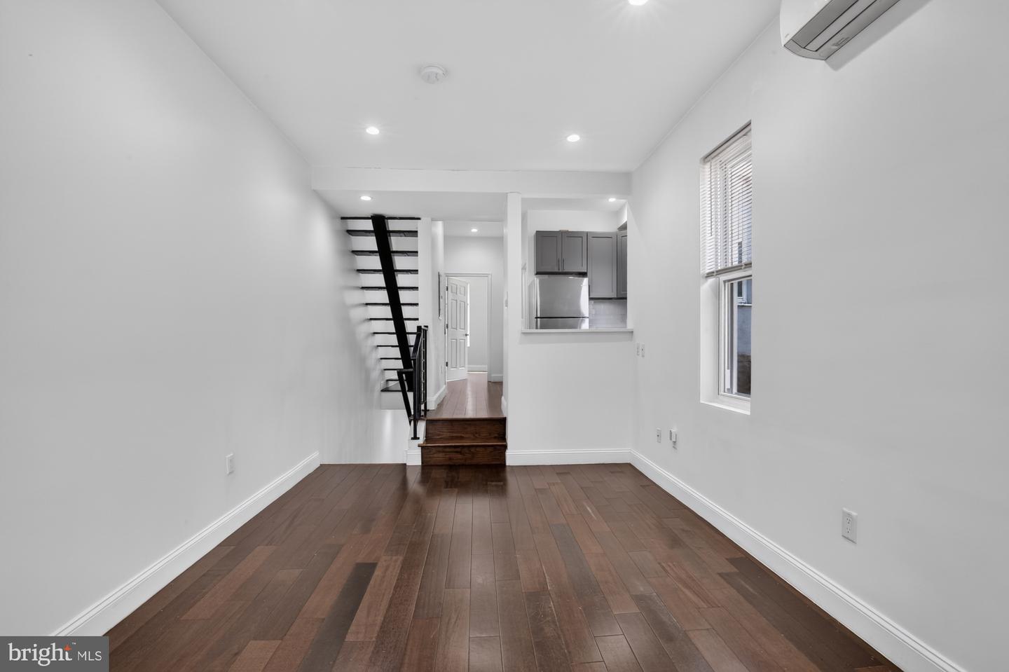 2319 N College Ave #b Property Photo 3