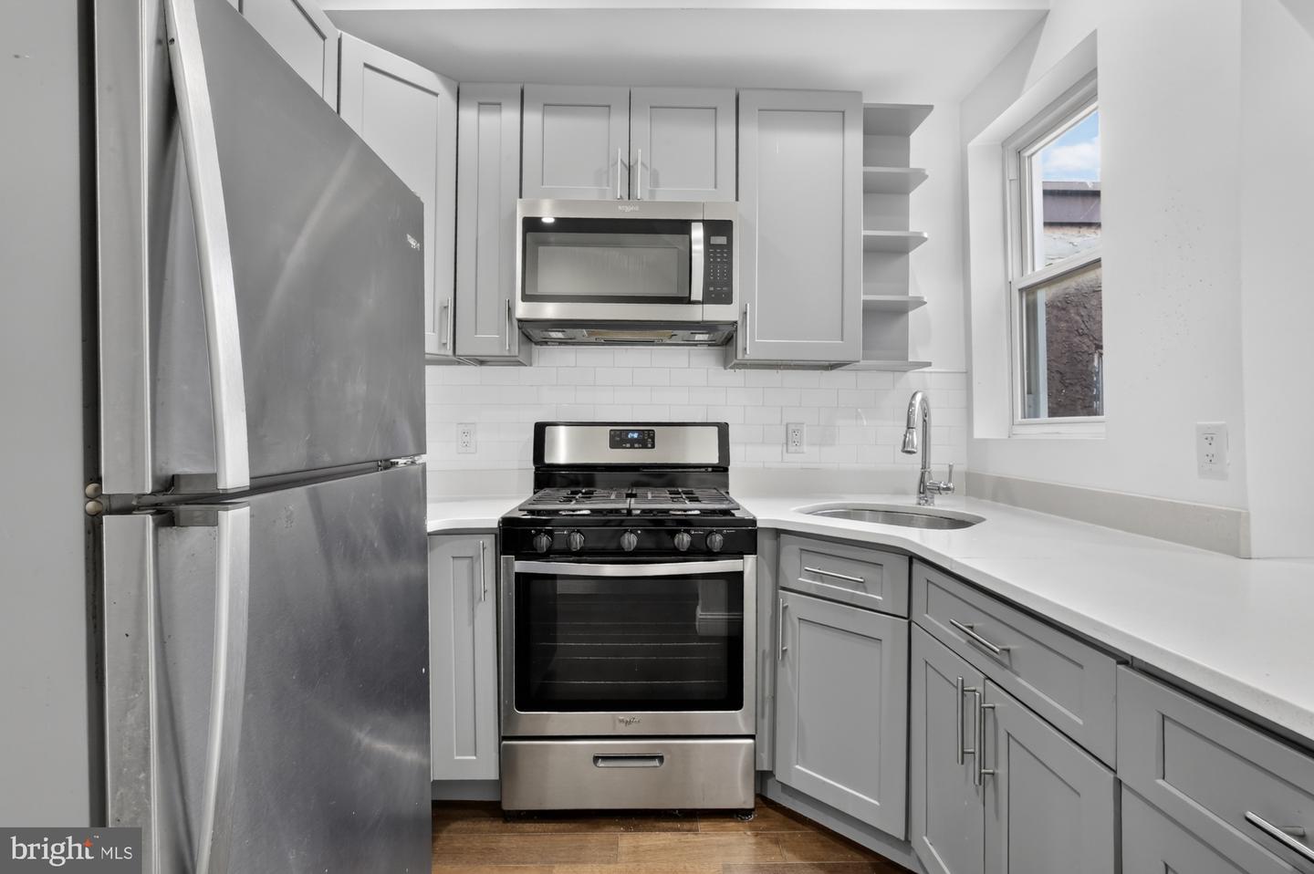 2319 N College Ave #b Property Photo 5