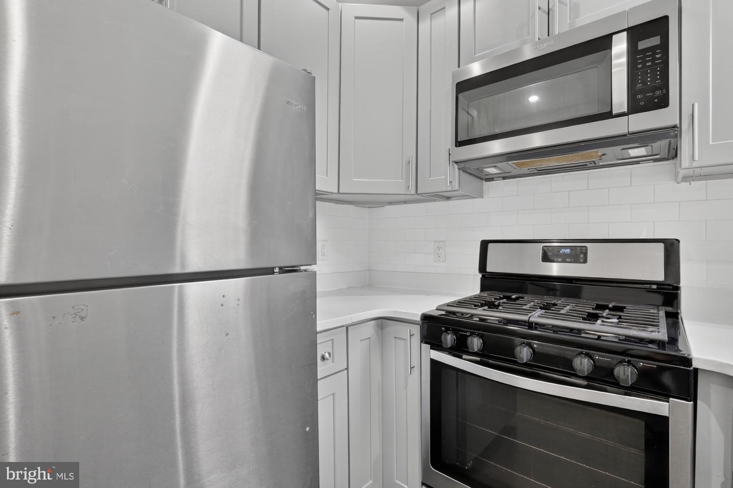 2319 N College Ave #b Property Photo 7